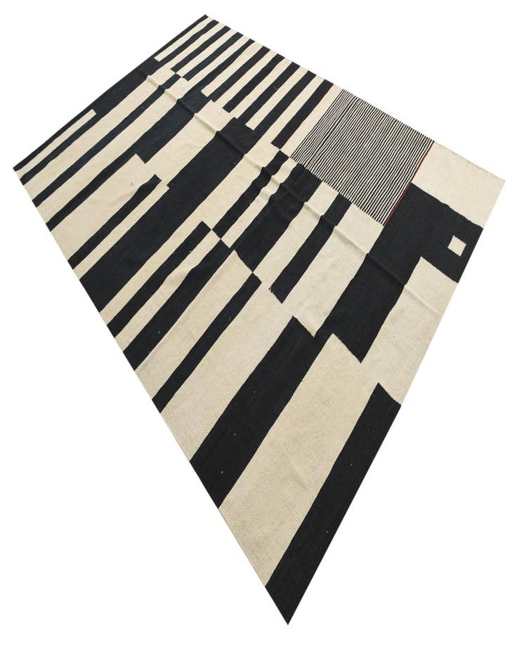 Detail image of  6' 6 x 9' 6  Hand Woven Kilim Modern Wool Rug