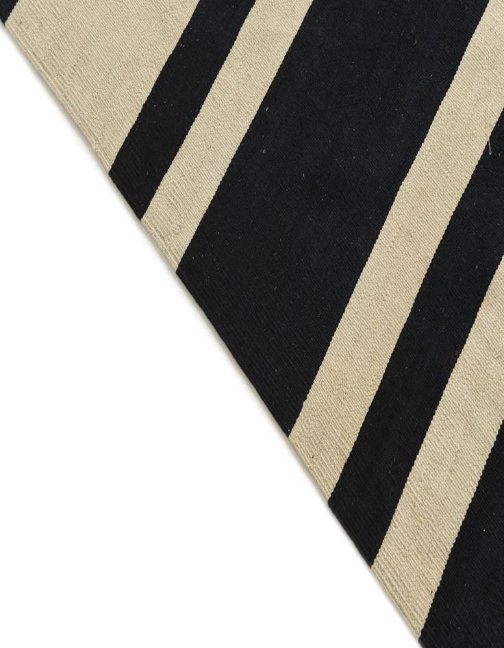 Detail image of  6' 6 x 9' 6  Hand Woven Kilim Modern Wool Rug