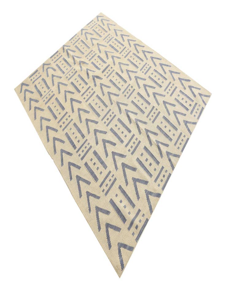 Detail image of  5' 3 x 6' 5  Hand Woven Kilim Modern Wool Rug