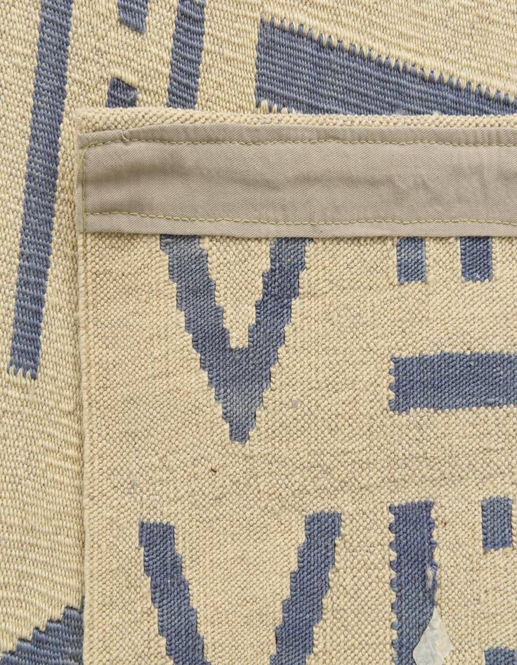 Detail image of  5' 3 x 6' 5  Hand Woven Kilim Modern Wool Rug