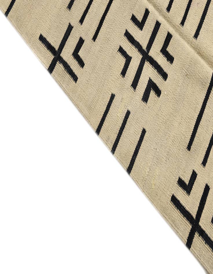 Detail image of  5' 4 x 6' 6  Hand Woven Kilim Modern Wool Rug