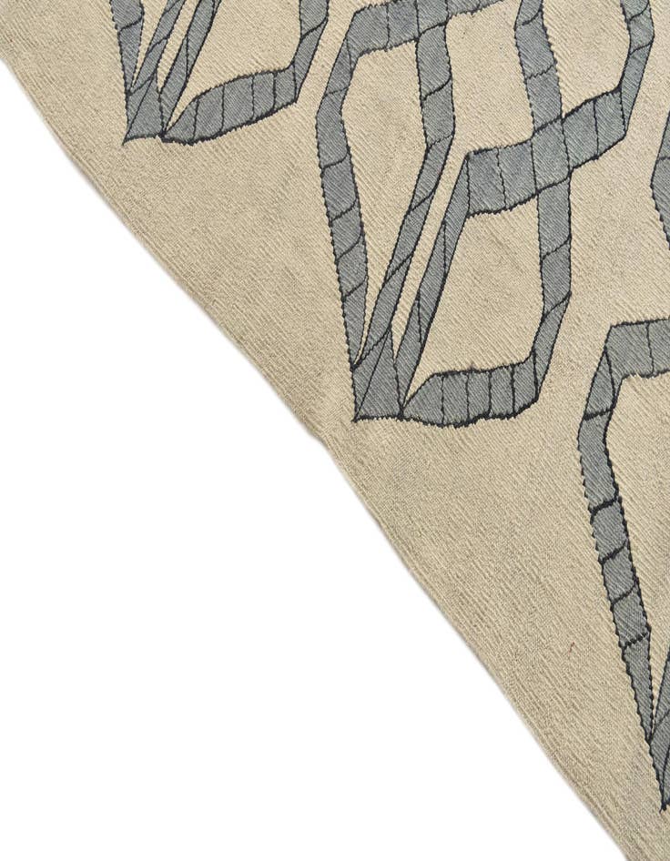 Detail image of  8' 5 x 9' 7  Hand Woven Kilim Modern Wool Rug