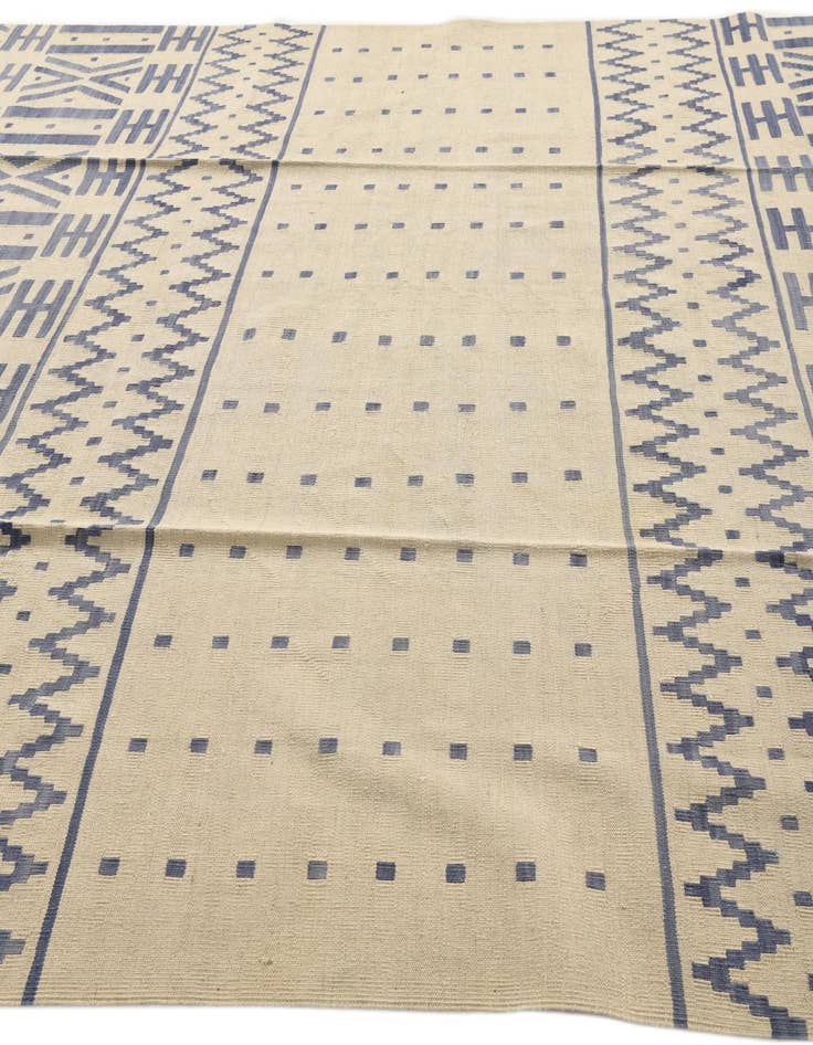 Detail image of  8' 6 x 9' 6  Hand Woven Kilim Modern Wool Rug