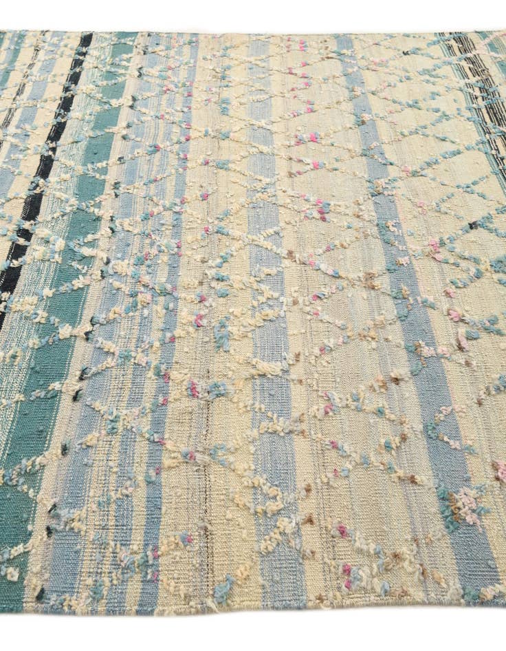 Detail image of  6' 6 x 10'  Hand Woven Kilim Modern Wool Rug