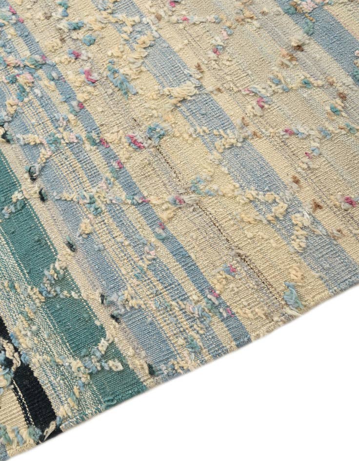 Detail image of  6' 6 x 10'  Hand Woven Kilim Modern Wool Rug