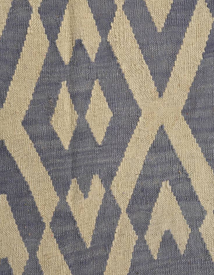 Detail image of  4' 1 x 5' 8  Hand Woven Kilim Modern Wool Rug