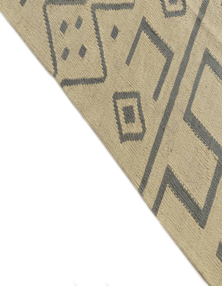 Detail image of  6' x 7' 6  Hand Woven Kilim Modern Wool Rug