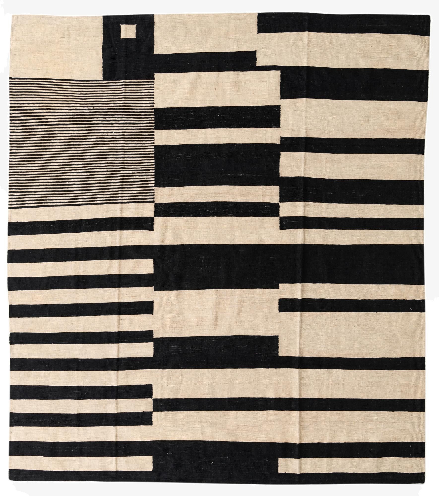  8' 7 x 9' 7  Hand Woven Kilim Modern Wool Rug