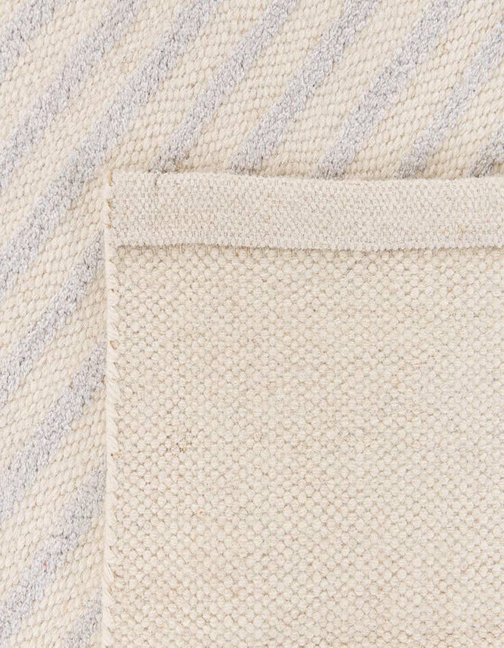 Detail image of  2' 7 x 5' 1  Hand Knotted Kilim Wool Rug