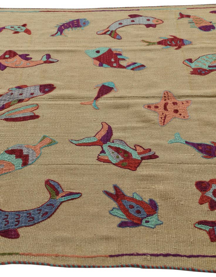 Detail image of  4' 7 x 7'  Hand Woven Kilim Suzani Wool Rug