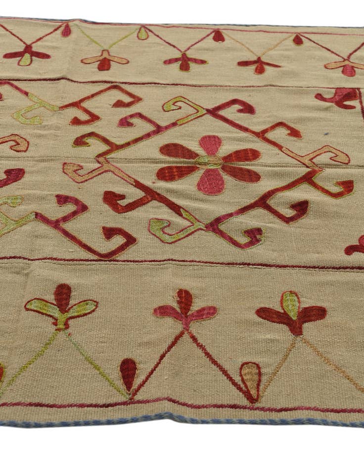 Detail image of  4' 8 x 6' 8  Hand Woven Kilim Suzani Wool Rug