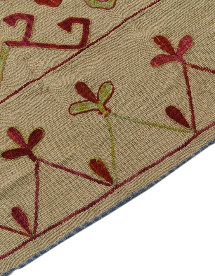 Detail image of  4' 8 x 6' 8  Hand Woven Kilim Suzani Wool Rug