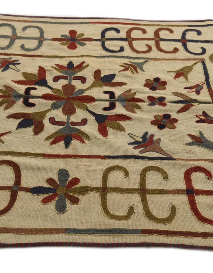 Detail image of  4' 4 x 5' 5  Hand Woven Kilim Suzani Wool Rug