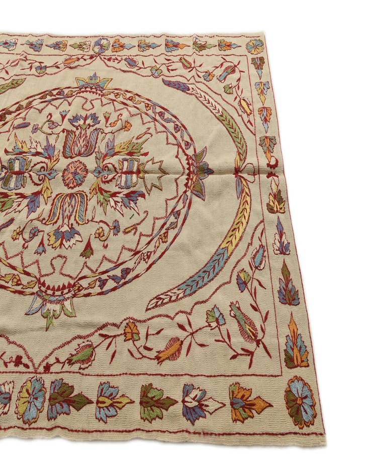 Detail image of  5' 8 x 7' 10  Hand Woven Kilim Suzani Wool Rug