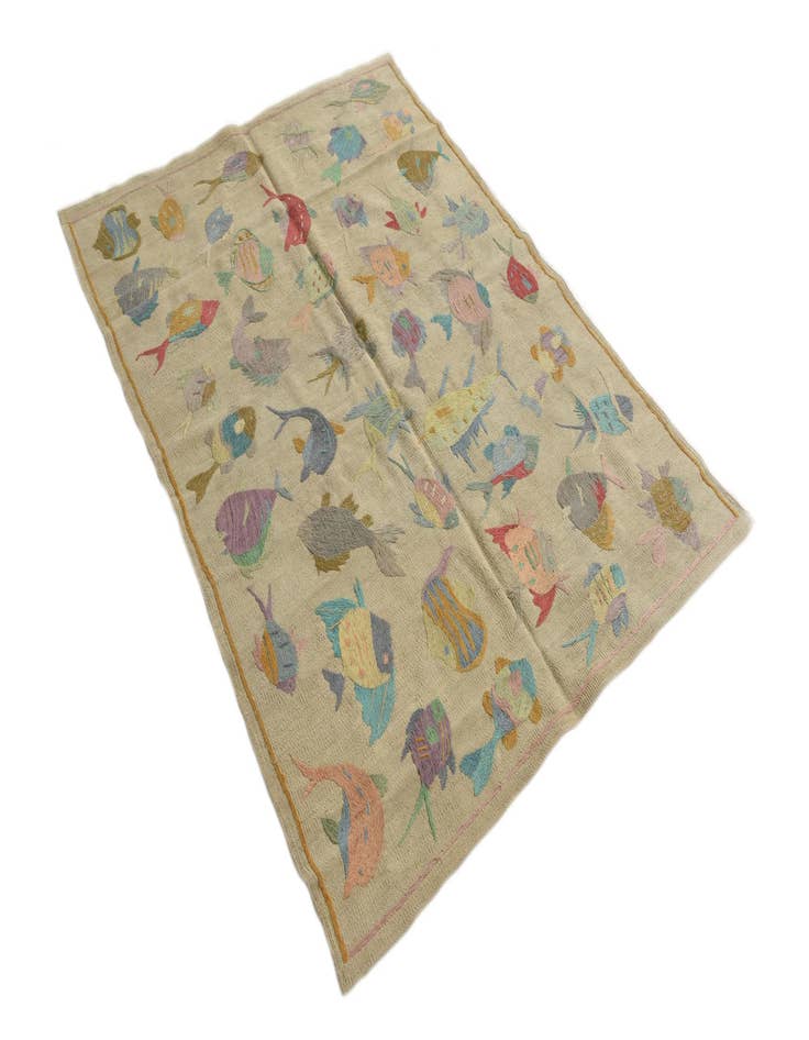 Detail image of  4' 1 x 5' 7  Hand Woven Kilim Suzani Wool Rug