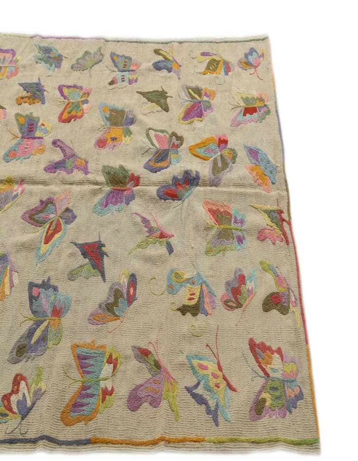 Detail image of  4' 9 x 6' 2  Hand Woven Kilim Suzani Wool Rug