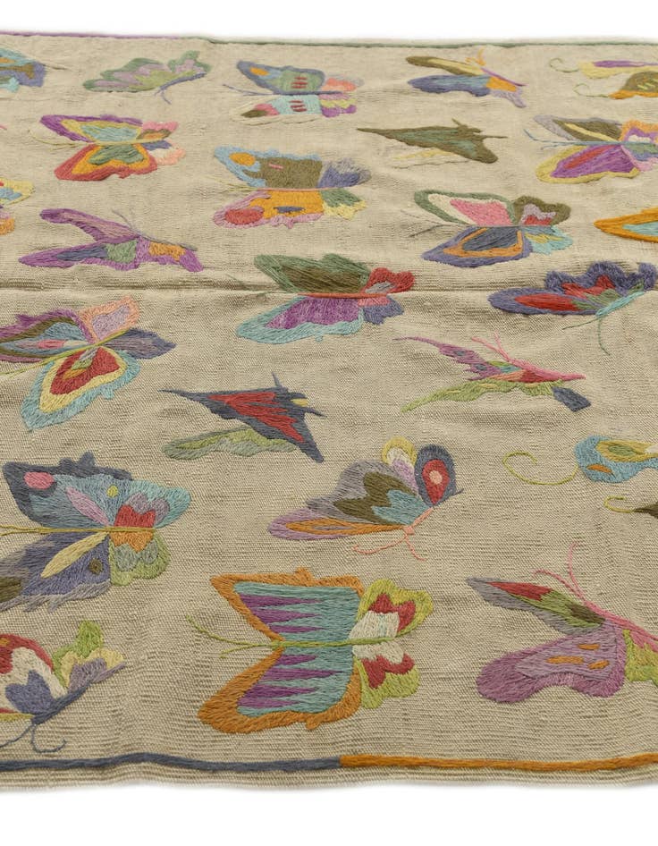 Detail image of  4' 9 x 6' 2  Hand Woven Kilim Suzani Wool Rug