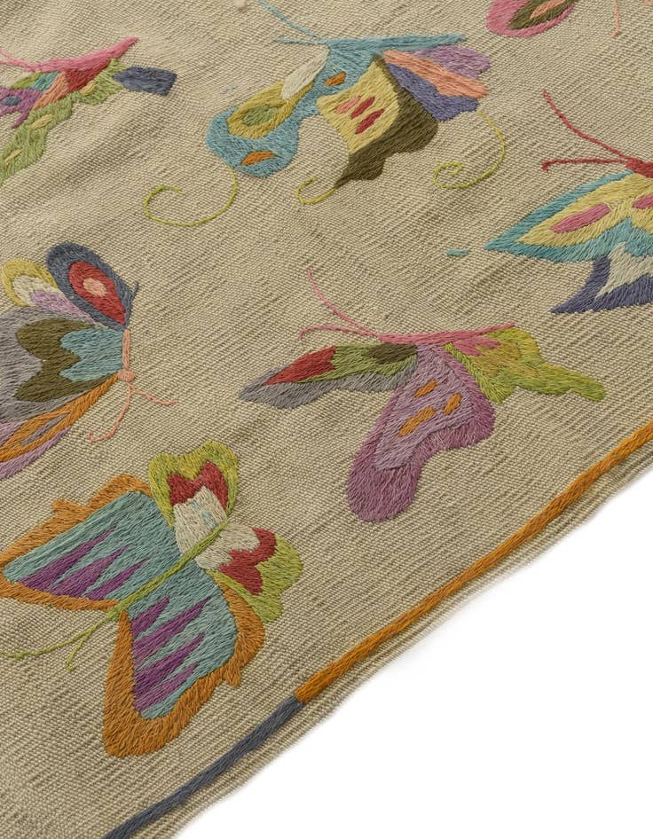 Detail image of  4' 9 x 6' 2  Hand Woven Kilim Suzani Wool Rug