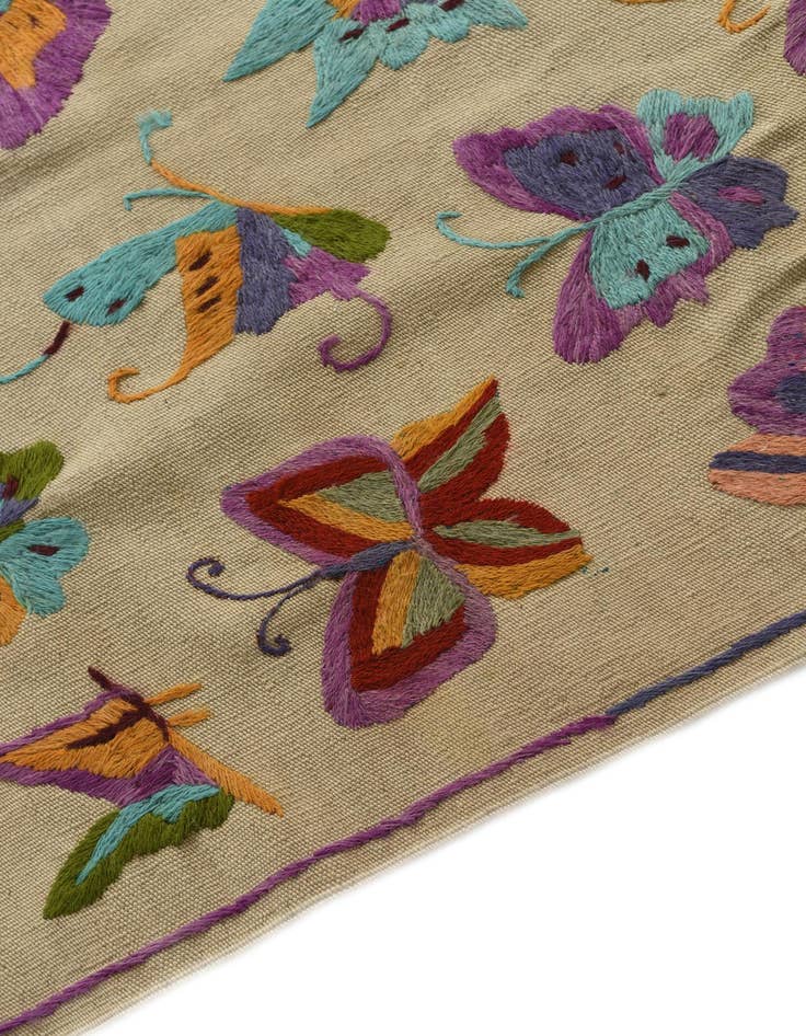 Detail image of  4' 9 x 6' 2  Hand Woven Kilim Suzani Wool Rug