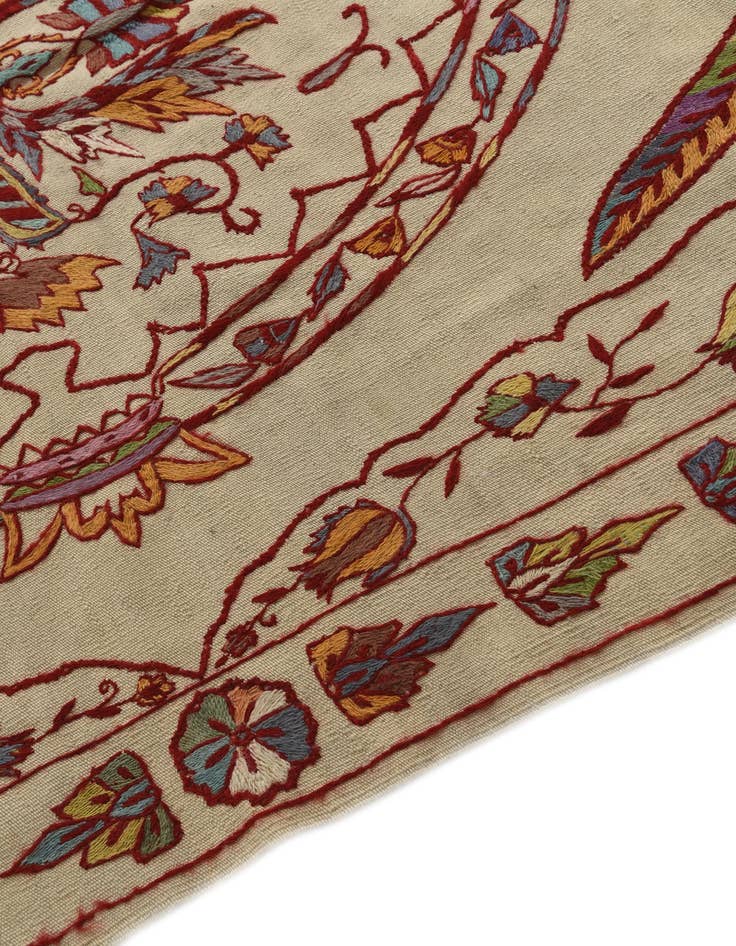 Detail image of  5' 5 x 7' 4  Hand Woven Kilim Suzani Wool Rug