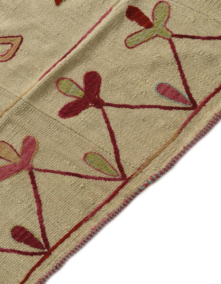 Detail image of  4' 1 x 5' 8  Hand Woven Kilim Suzani Wool Rug