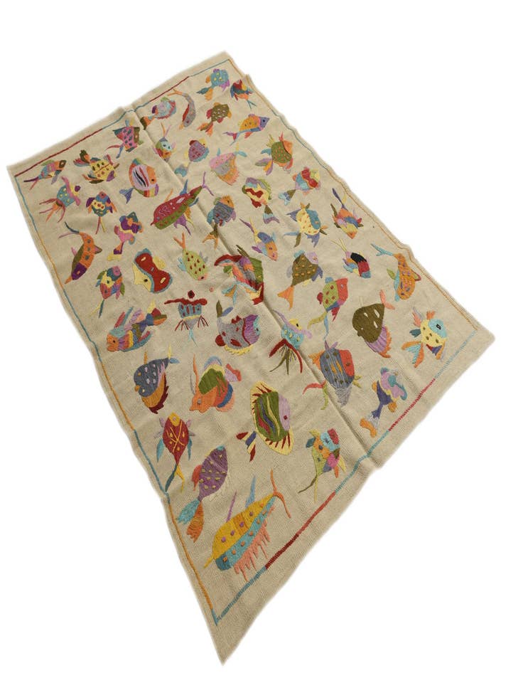 Detail image of  4' 4 x 6' 2  Hand Woven Kilim Suzani Wool Rug