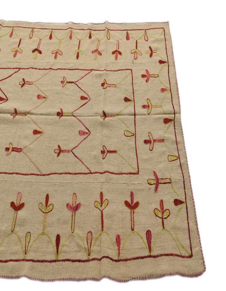 Detail image of  4' 9 x 6' 6  Hand Woven Kilim Suzani Wool Rug