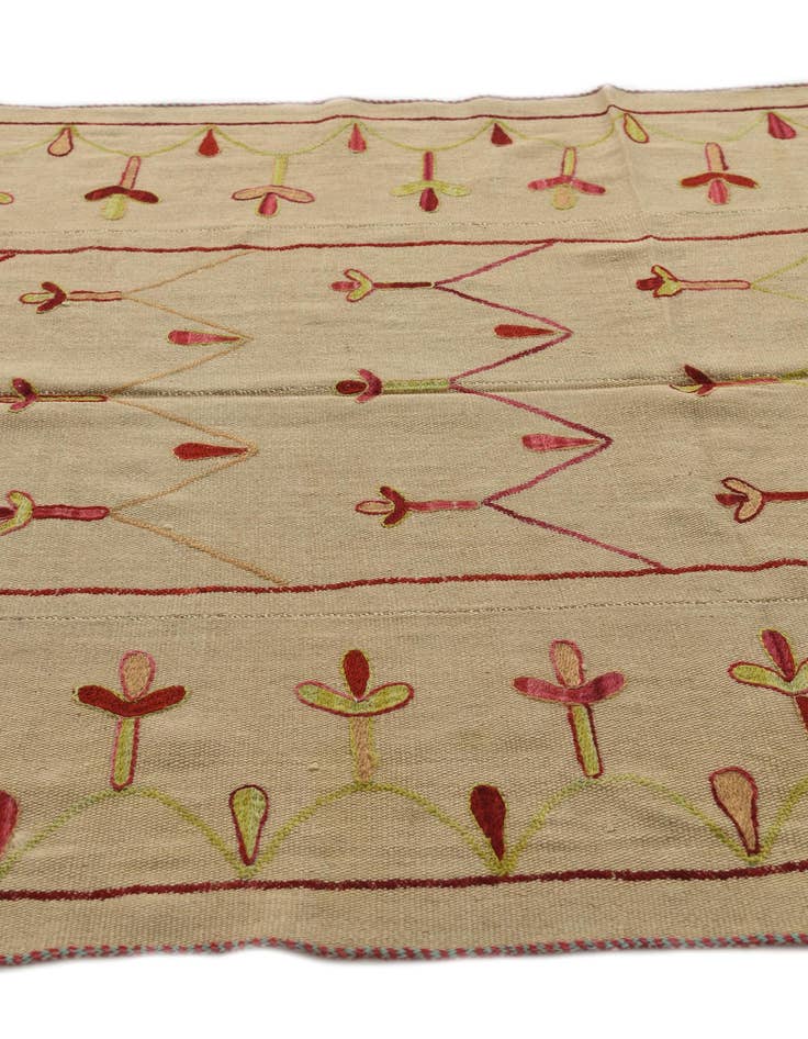 Detail image of  4' 9 x 6' 6  Hand Woven Kilim Suzani Wool Rug