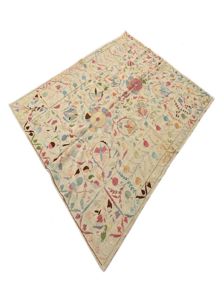 Detail image of  5' 10 x 7' 7  Hand Woven Kilim Suzani Wool Rug