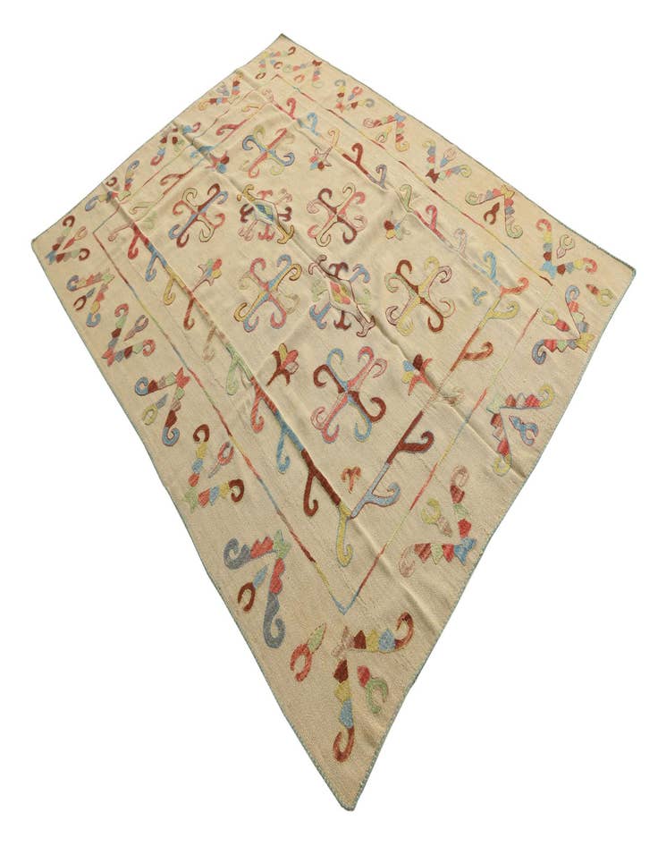 Detail image of  5' 9 x 7' 9  Hand Woven Kilim Suzani Wool Rug