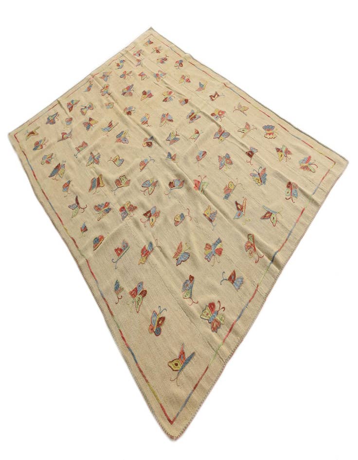 Detail image of  5' 9 x 7' 8  Hand Woven Kilim Suzani Wool Rug