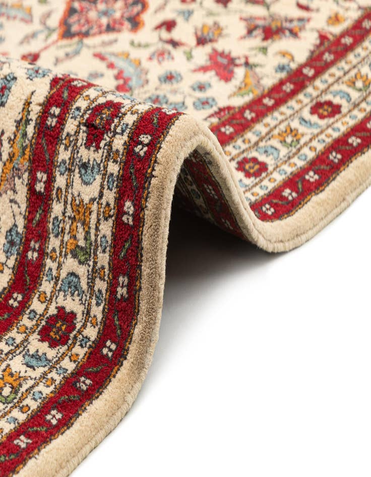 Detail image of  3' 2 x 5' 6  Hand Knotted Lahour Wool Rug