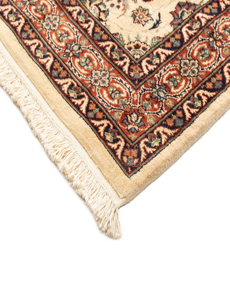 Detail image of  4' 1 x 6' 8  Hand Knotted Lahour Wool Rug