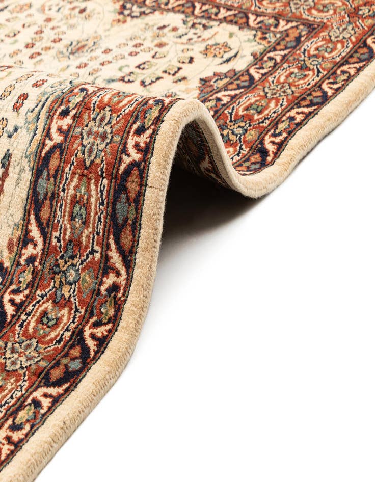 Detail image of  4' 1 x 6' 8  Hand Knotted Lahour Wool Rug