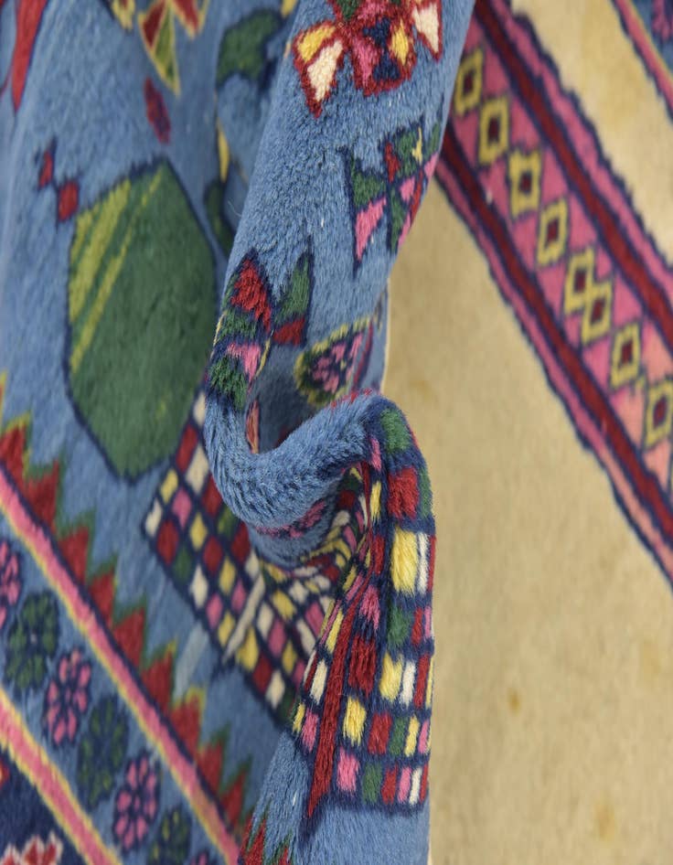 Detail image of  4' x 5' 10  Hand Knotted Lahour Oriental Wool Rug