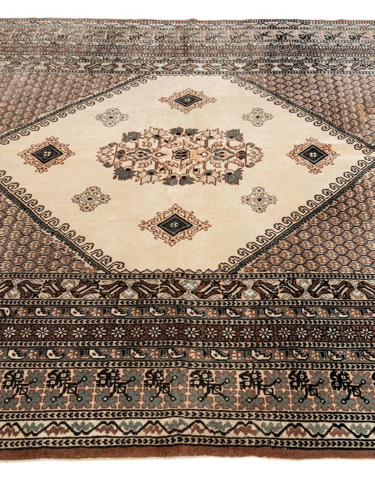 Detail image of  5' 7 x 7' 11  Hand Knotted Lahour Oriental Wool Rug