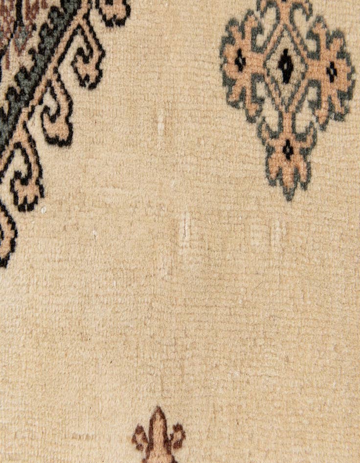 Detail image of  5' 7 x 7' 11  Hand Knotted Lahour Oriental Wool Rug