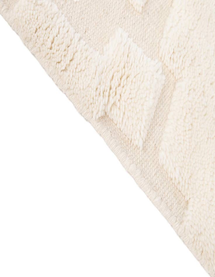 Detail image of  5' 2 x 8' 2  Hand Knotted Lana New Zealand Wool Rug