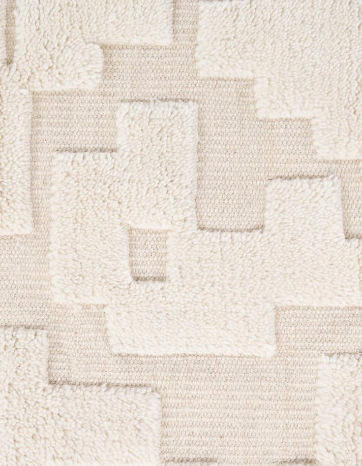 Detail image of  5' 2 x 8' 2  Hand Knotted Lana New Zealand Wool Rug