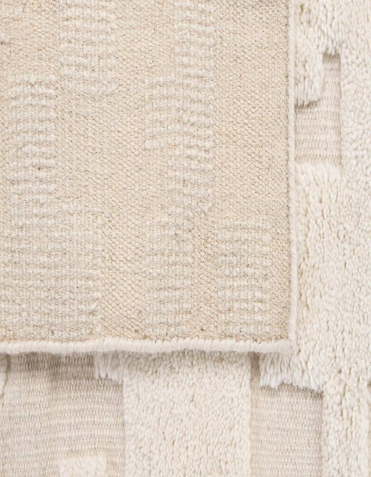 Detail image of  5' 2 x 8' 2  Hand Knotted Lana New Zealand Wool Rug