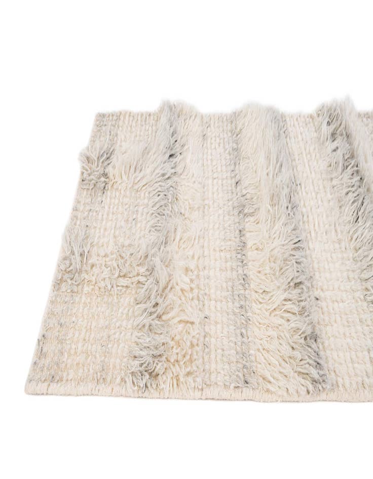 Detail image of  2' 2 x 3'  Hand Knotted Lana New Zealand Wool Rug