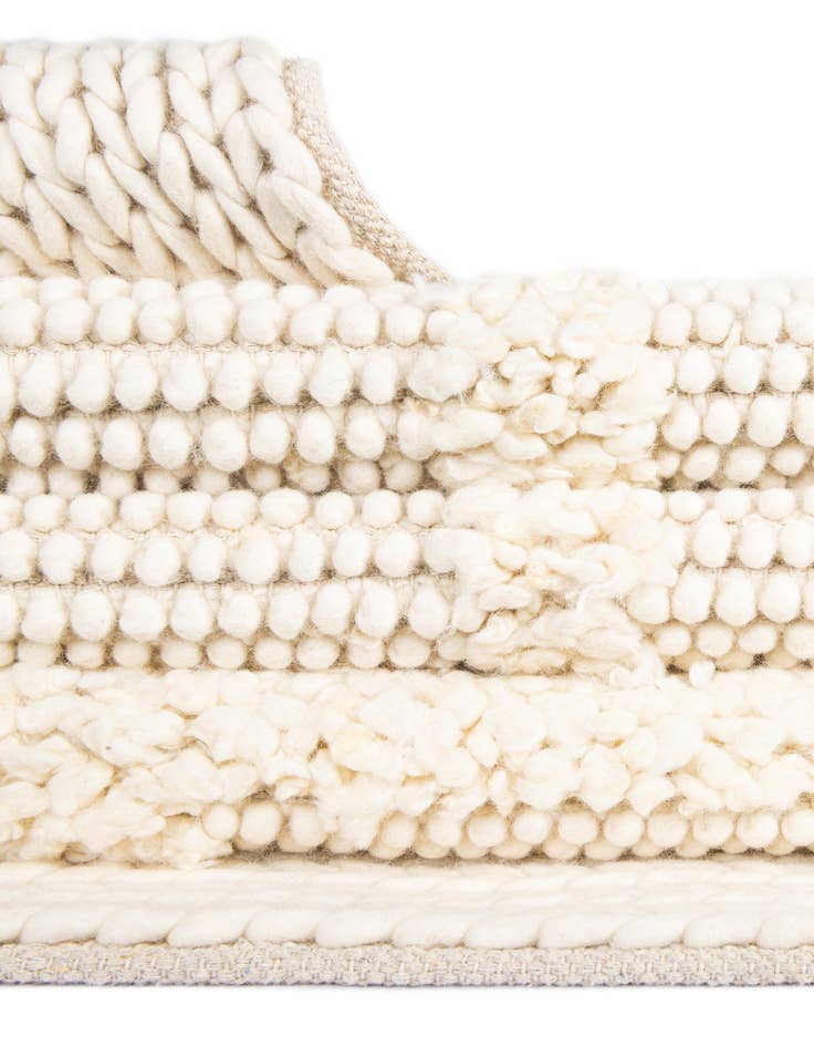 Detail image of  2' x 3' 1  Hand Woven Lana New Zealand Wool Rug