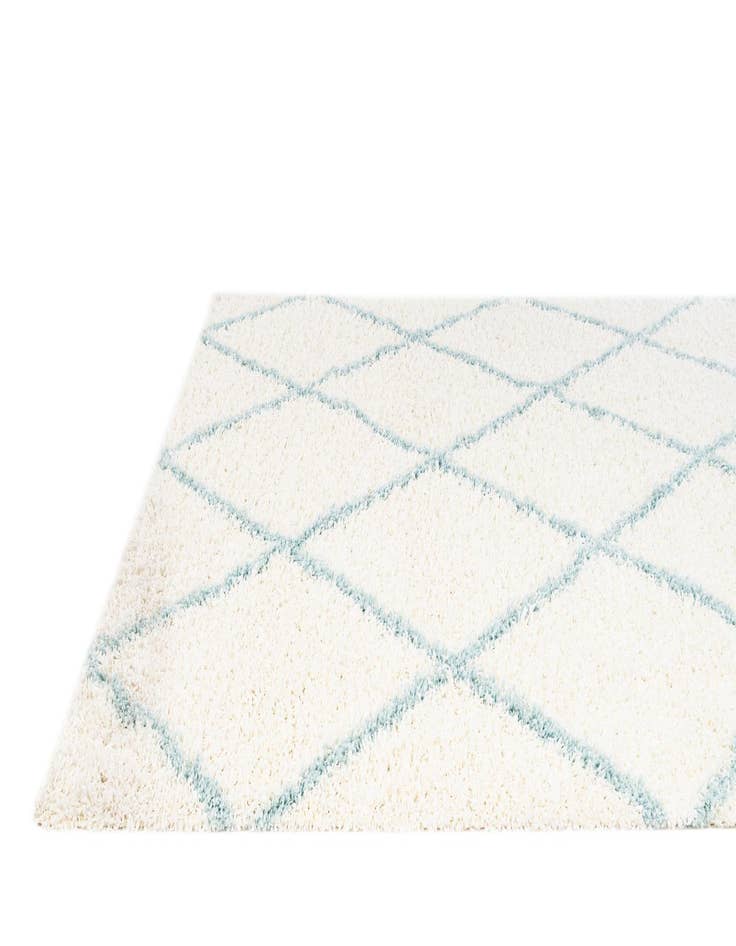 Detail image of  8' x 10' 3 Lattice Shag Rug