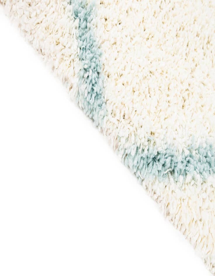 Detail image of  8' x 10' 3 Lattice Shag Rug