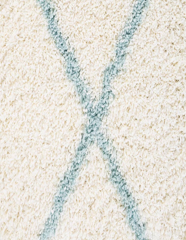 Detail image of  8' x 10' 3 Lattice Shag Rug