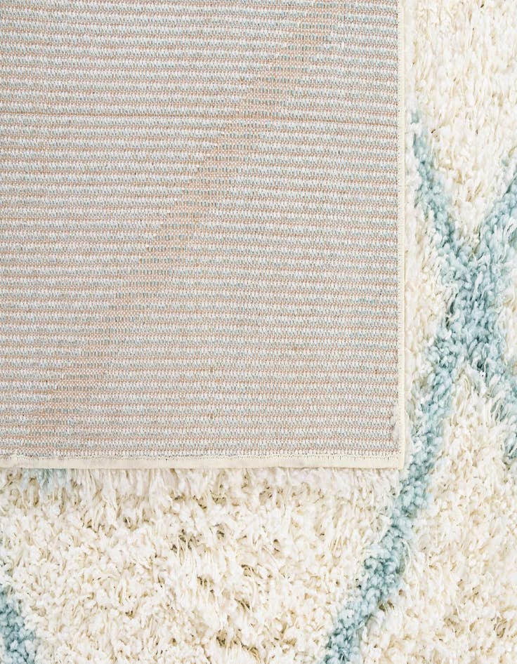 Detail image of  8' x 10' 3 Lattice Shag Rug