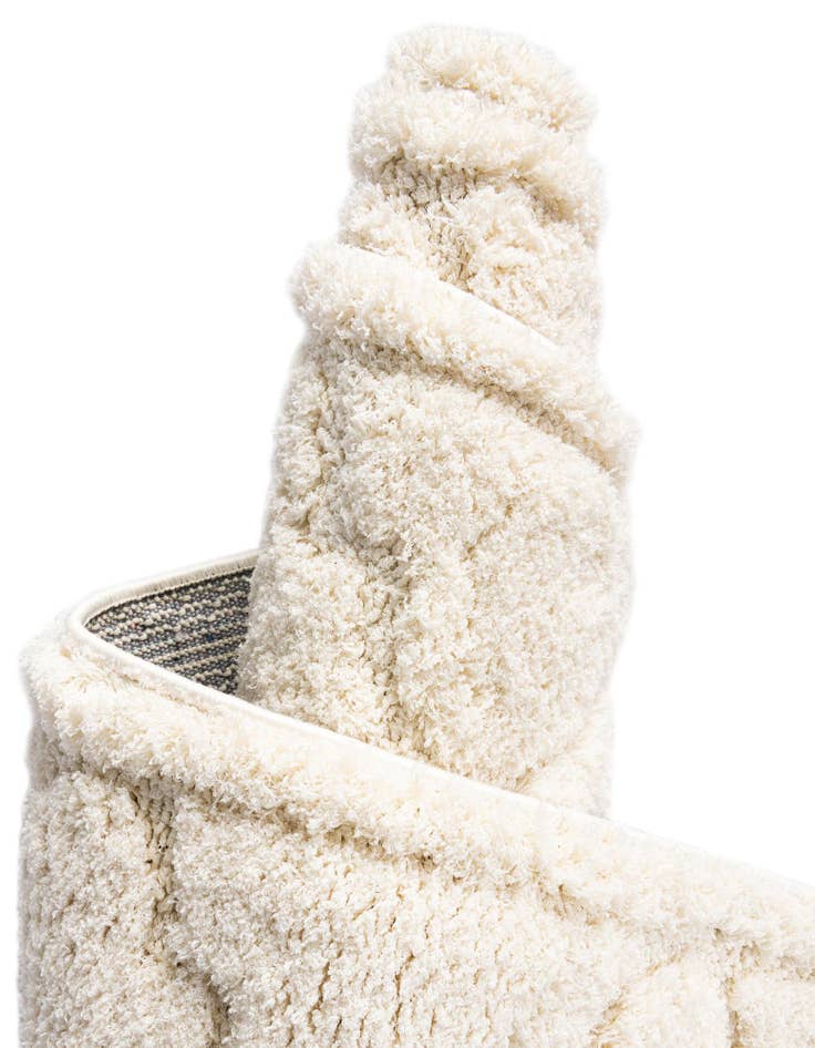 Detail image of  4' x 6' Lattice Shag Rug