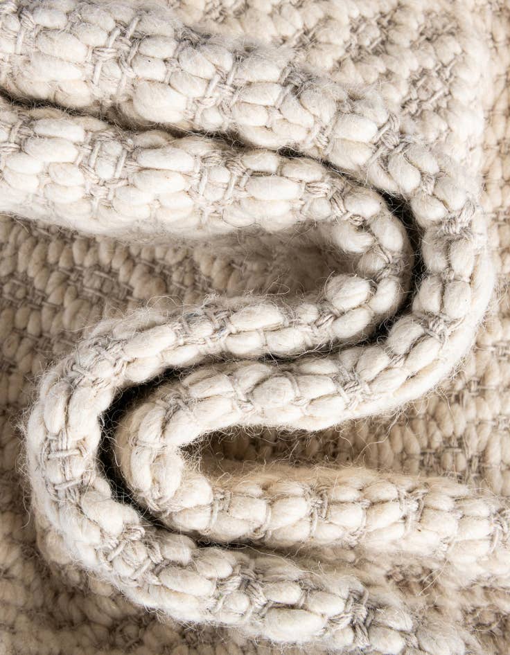Detail image of  6' 1 x 9'  Hand Woven Lattice Wool Rug