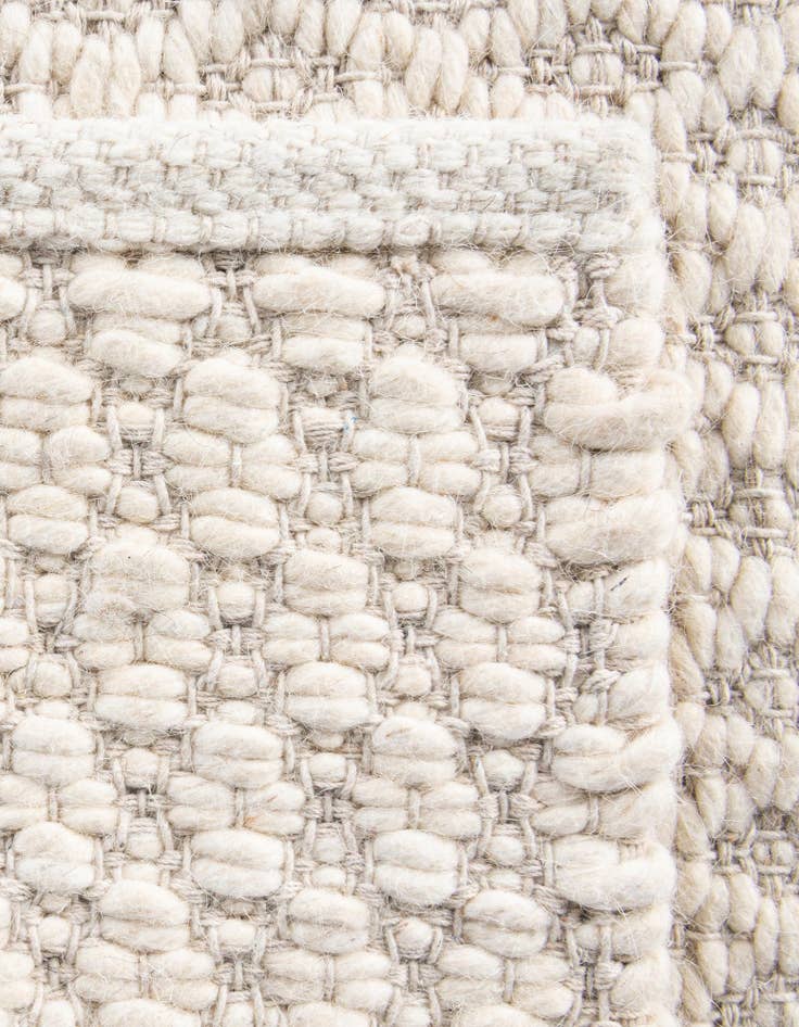 Detail image of  6' 1 x 9'  Hand Woven Lattice Wool Rug