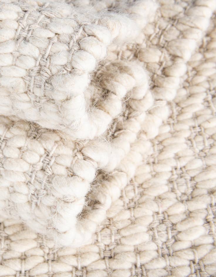 Detail image of  6' 1 x 9'  Hand Woven Lattice Wool Rug